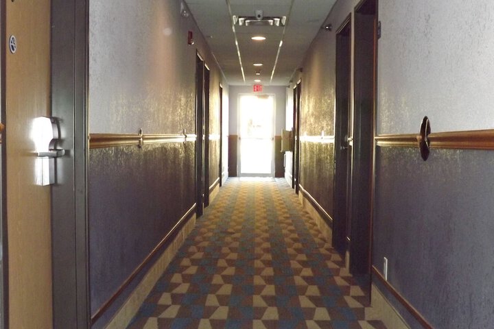 Ballroom/Hall 37 of 44