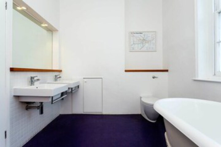 Room 3 of 18