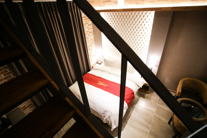 Room 34 of 91