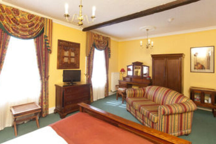 Room 30 of 95