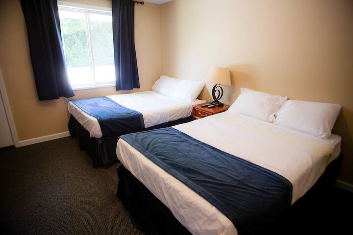 2 Double Beds (1 of 3)