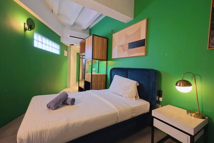 Room 21 of 69