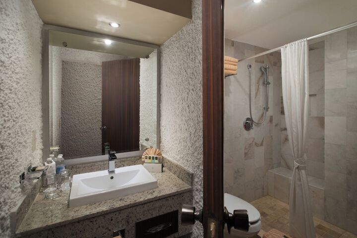 Clean Restrooms