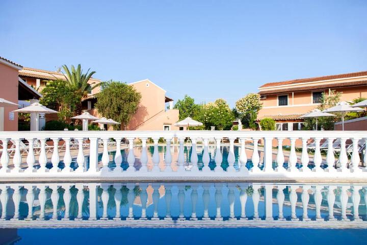 Pool 15 of 23