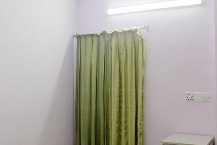 Room 7 of 11