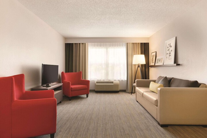 1 King Bed Suite (1 of 6)