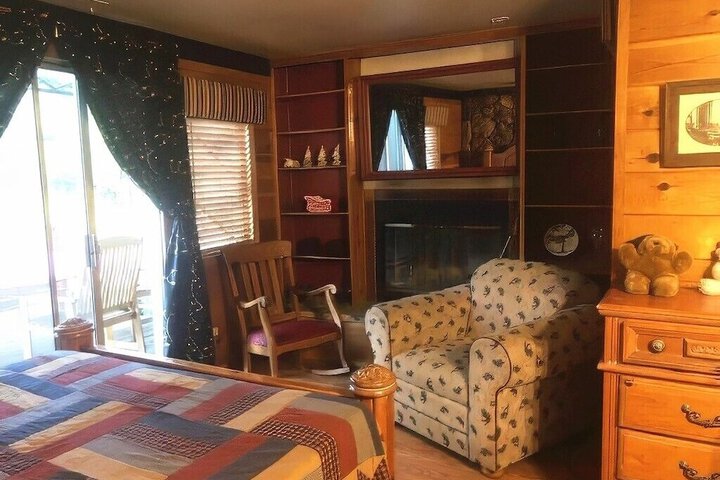 Room 16 of 68