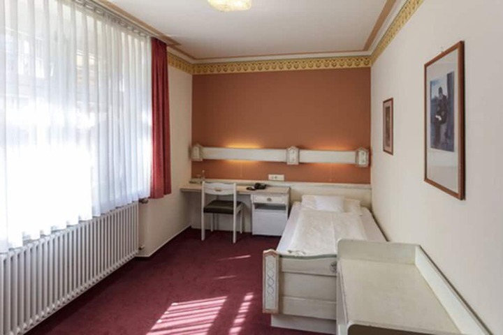 Room 9 of 31