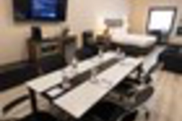 Room 50 of 165