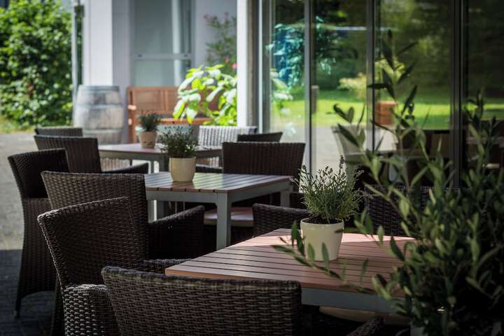 Lounge 68 of 105
