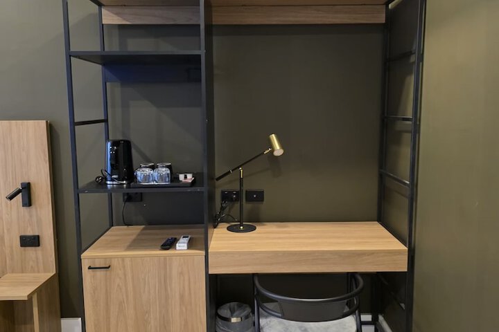 Room 15 of 38