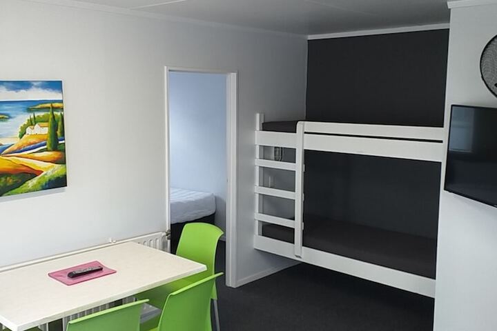 Room 22 of 66