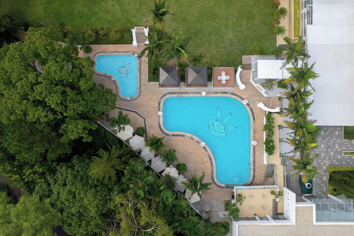 Pool Hotel