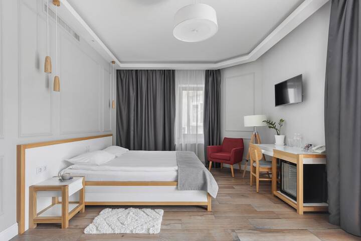 Room 8 of 36