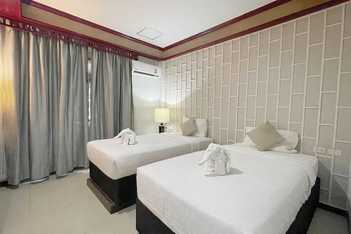 Room 17 of 39