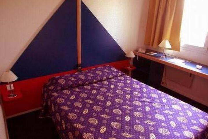 Room 3 of 5