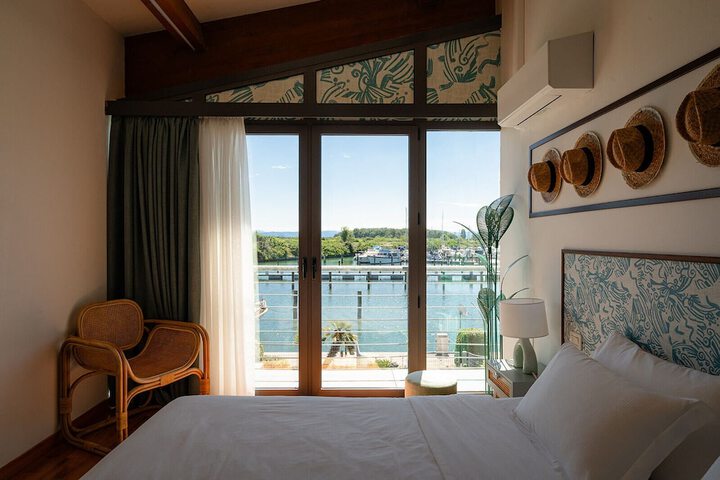 Room 3 of 22