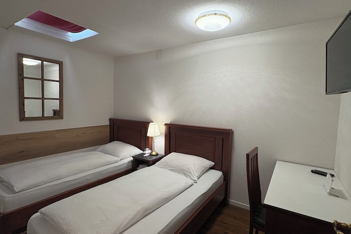 Room 126 of 266
