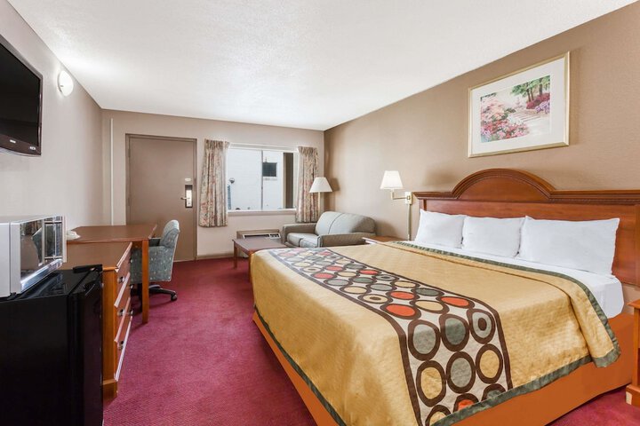 1 King Bed (1 of 6)