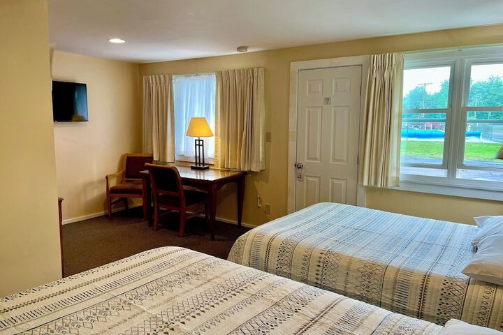 Room 13 of 106