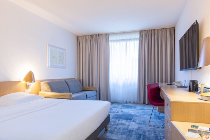 Room 6 of 46