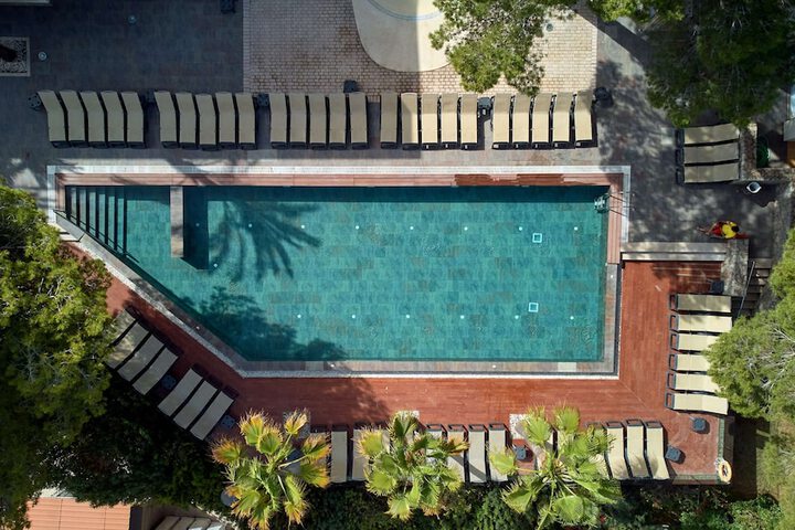 Pool Hotel