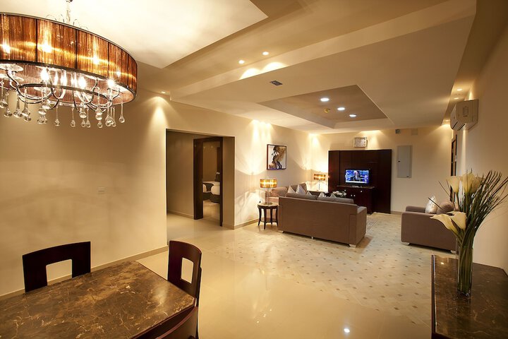 Room 18 of 33