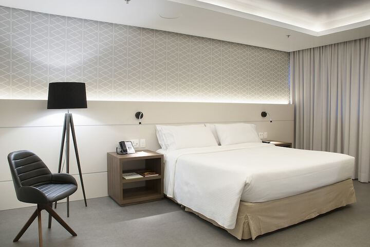 Room 7 of 92