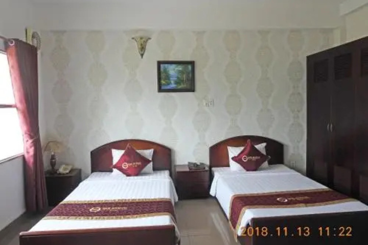 Room 5 of 19