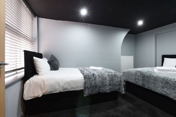 Room 42 of 61