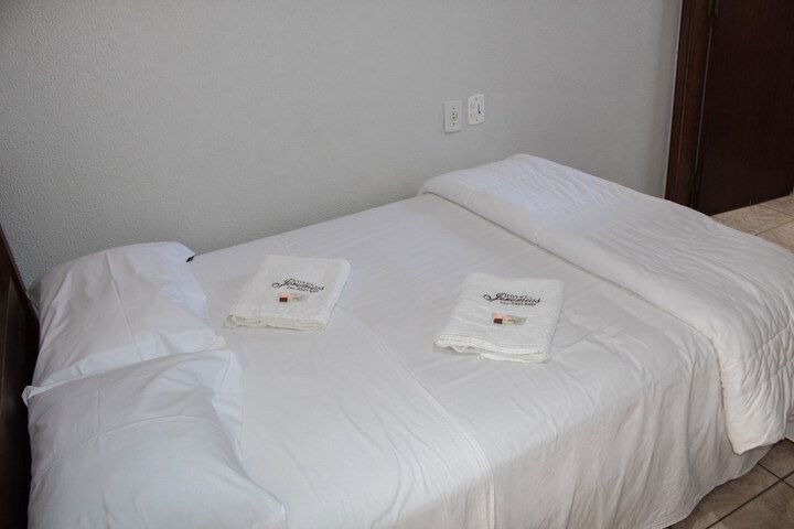 Room 4 of 40