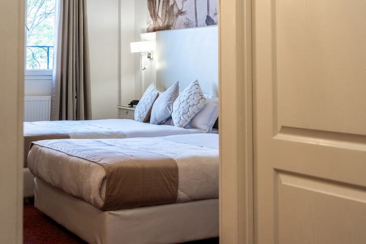 Room 53 of 118