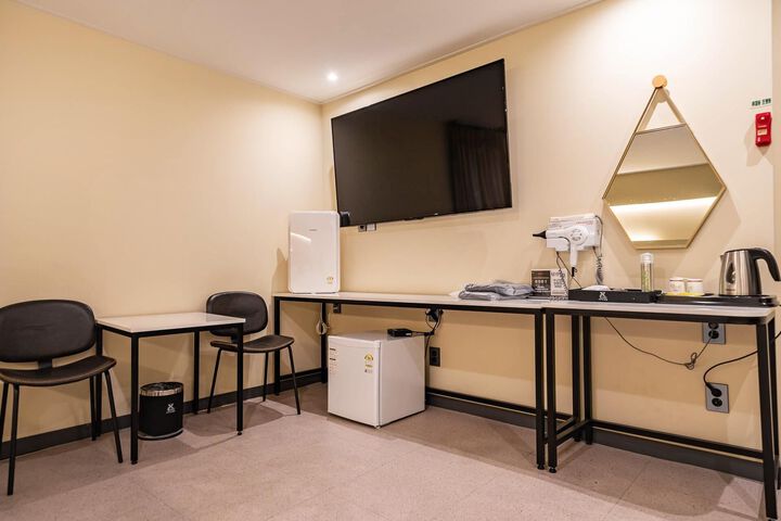 Room 134 of 142