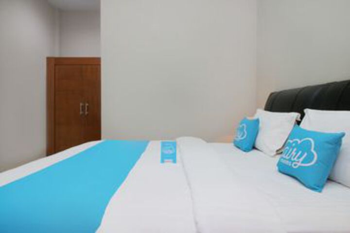 Room 13 of 30