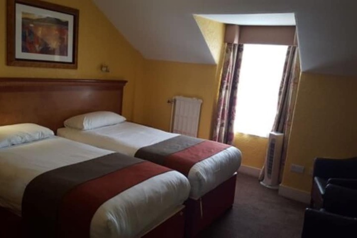Room 13 of 39