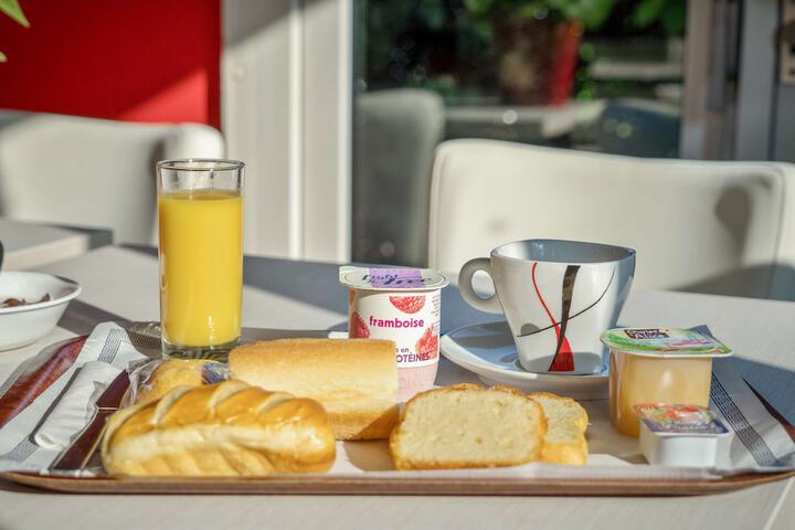 Breakfast/Coffee Service 20 of 34