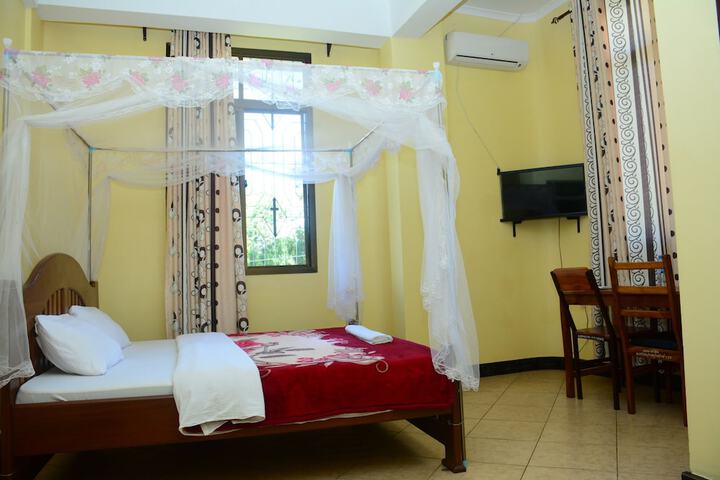 Room 14 of 17