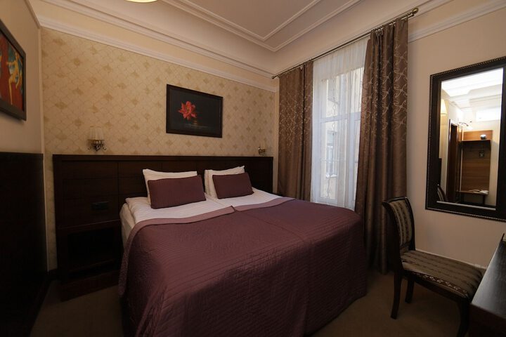 Room 25 of 89