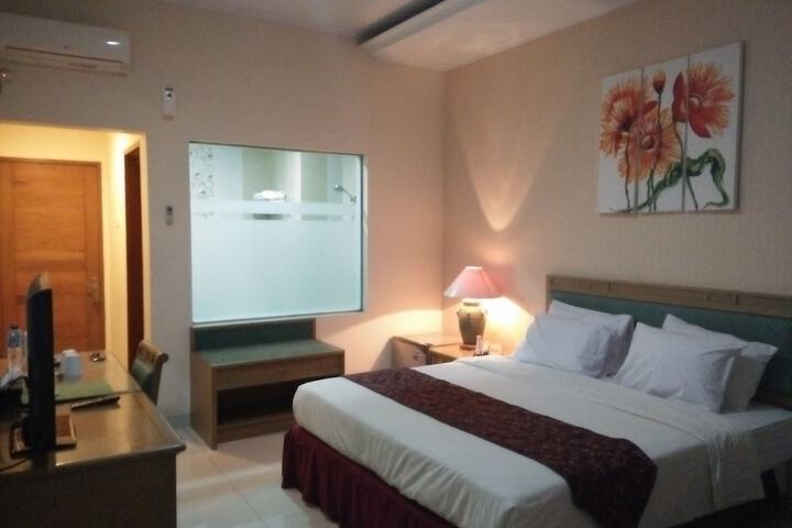 Room 35 of 184
