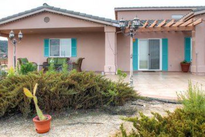 Image of Paso City View 3 Br Home by RedAwning