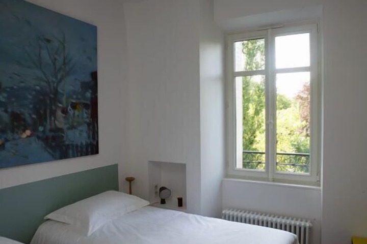 Room 11 of 40