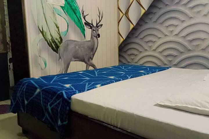 Room 5 of 23