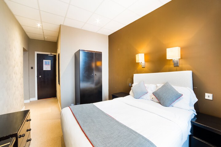 Room 5 of 36