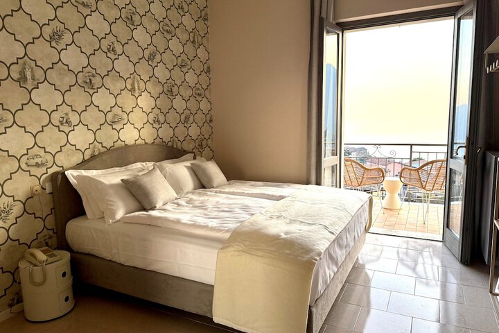 Room 8 of 40