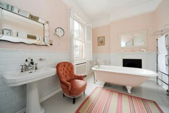 Room 2 of 27