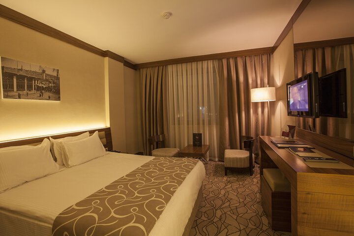 Room 16 of 66