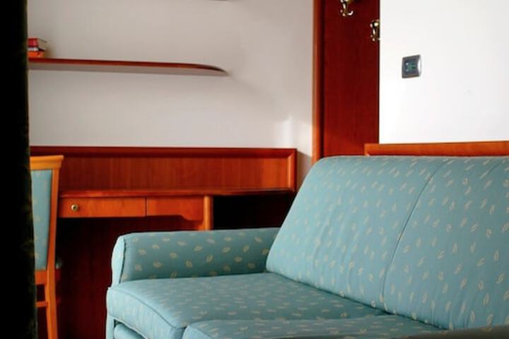 Room 14 of 74