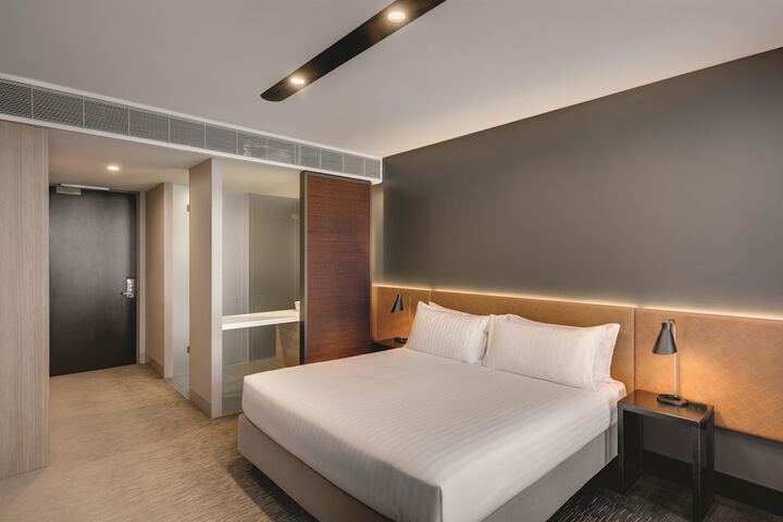 Room 15 of 52