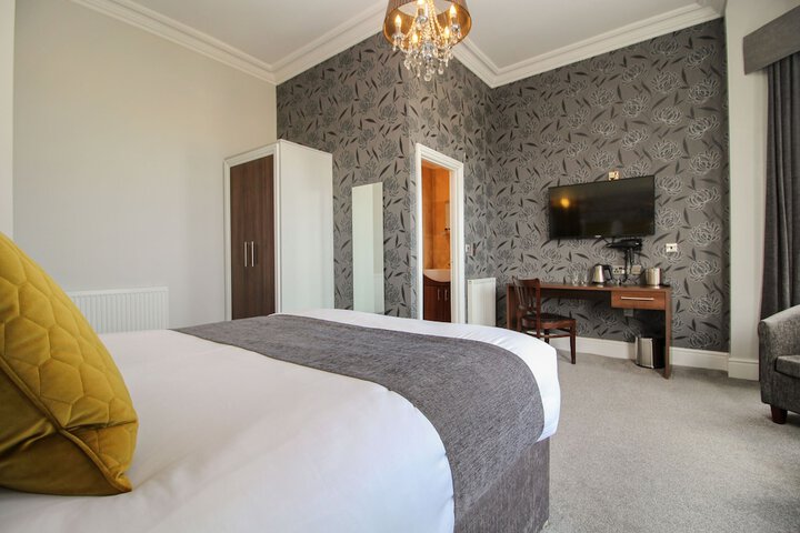Room 9 of 31