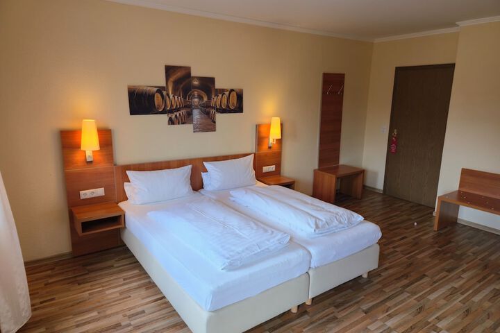 Room 17 of 49